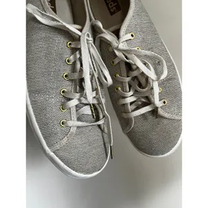 Keds Gray Striped Low Top Sneaker Lace Up sz 8.5 Preppy Comfort Shoes Minimalist thumbnail 3