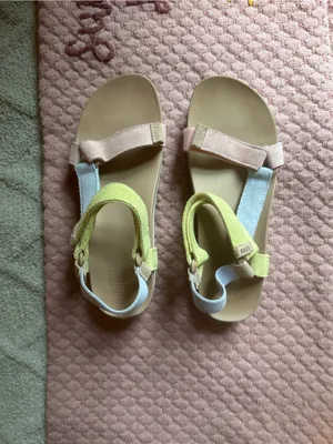 REEF platform sandals - worn maybe once thumbnail 5