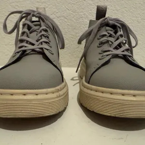 Dr. Martens Docs Baynes Chukka Boots Sneakers Grey Airwair Women Size 7 thumbnail 4