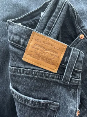 Levi’s Ribcage Straight Ankle Jeans thumbnail 5