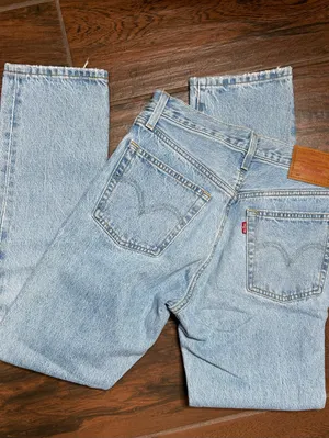 Levi’s Premium Light Wash Straight Leg Denim Jeans Women’s Size 25 thumbnail 3