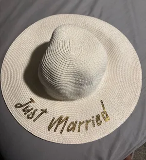 Stylish White 'Just Married' Sun Hat with Gold Script thumbnail 1