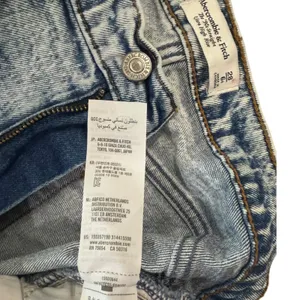 Abercrombie & Fitch The 90s Straight Ultra High Rise Acid Wash Jeans Distressed thumbnail 4