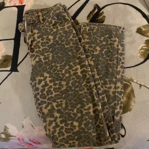 LIONESS NWOT Leopard Print Baggy Jeans thumbnail 2