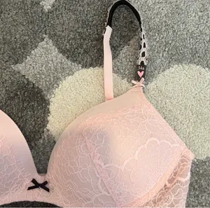 Victoria's Secret Lightly-Lined Wireless Bra thumbnail 3