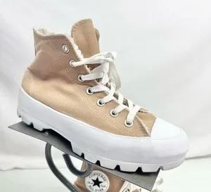 Converse Chuck Taylor Tan Lugged High Top Sherpa Lined Sneakers Women’s Size 8 thumbnail 1