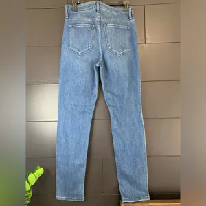 Women’s High-Rise WOW Straight Jeans. Size 6. Old Navy. Like New! thumbnail 2
