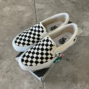 Vault vans classic slip on sail checkerboard thumbnail 3