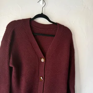 Victoria Beckham Knit Cardigan Sweater Burgundy Button Front V Neck Size 2 Large thumbnail 2