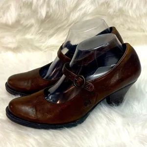 Hand Crafted Born Mary Jane Heeled Shoe Brown Genuine leather Size 9.5 Bin11 thumbnail 2