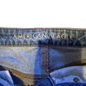 American Eagle Mom Jeans Womens 2 Short Blue‎ Distressed High Rise Ripped Knee thumbnail 4