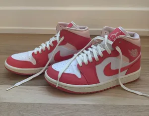 Women’s Air Jordan 1 Berries and Cream thumbnail 1