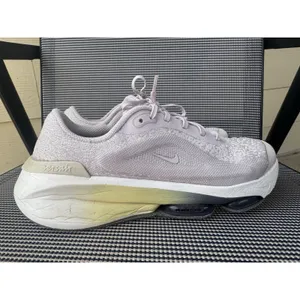 Size 8.5 - Nike Versair Platinum Violet Women running shoes thumbnail 5