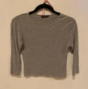 Brandy Melville Gray Quarter Sleeve Top thumbnail 1