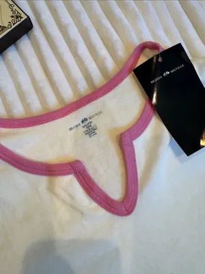 🩷Brandy Melville women's white top features a pink V-notch neckline thumbnail 3