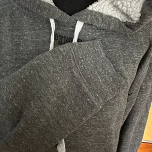 PINK Victoria’s Secret Gray Fleece-Lined Hoodie – Size M thumbnail 5
