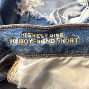 AMERICAN EAGLE Highest Rise 90’s Boyfriend Short Distressed Denim Size 6 thumbnail 4