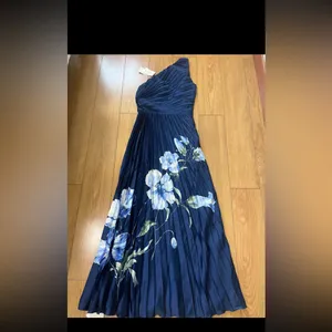 Abercrombie&Fith Giselle Pleated One-Shoulder Maxi Dress-S thumbnail 3