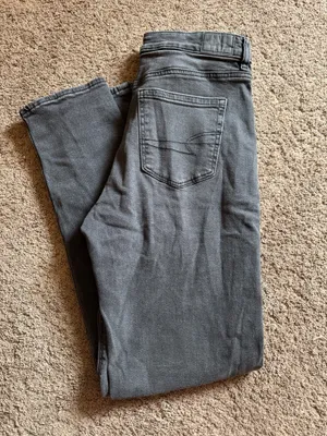 American Eagle Mom Jeans thumbnail 8