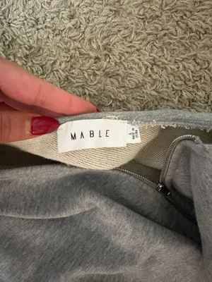 Cropped Sweatshirt And Shorts Set Size L thumbnail 3