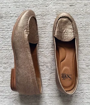 Sofft Metallic Rose Gold Leather Loafers (Size 8) thumbnail 1