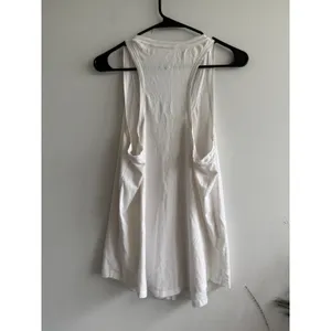 Lululemon‎ Womens White Racerback Scoop Neck Relaxed Fit Athletic Tank Top thumbnail 3