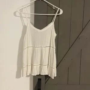 American Eagle white top thumbnail 2