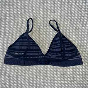 Urban Outfitters Out From Under Stripe Navy Blue Seamless Bralette Sz M thumbnail 2