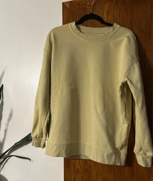 Lululemon Crewneck thumbnail 1
