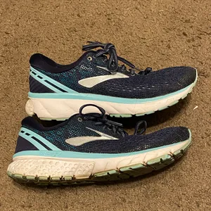 Womens Brooks Ghost 11 Green Blue‎ Teal Running Shoes Size 7 thumbnail 2