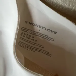 Honeylove CrossFlex Activity Wirefree Bra in white Cloudfuse SMALL thumbnail 4