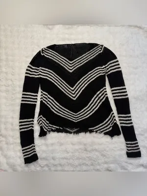 G by Guess Women's Black & Cream Chevron Fringe Crewneck Sweater Size XS thumbnail 8