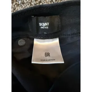 Express Mid Rise Black Skinny Jeans Size 6R Stretch Denim Pants thumbnail 6