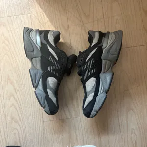 New 9060 Balance Sneakers Women’s thumbnail 4