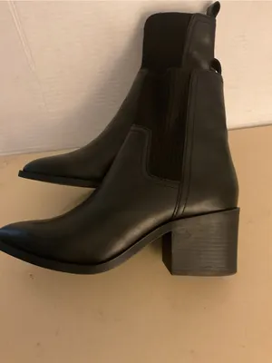Steve Madden women black leather Chelsea short boots US 8.5 thumbnail 12