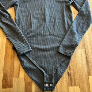 Old Navy Ribbed Long Sleeve Bodysuit size medium thumbnail 4