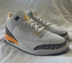 Air Jordan NWOT 3 Retro Laser Orange thumbnail 3