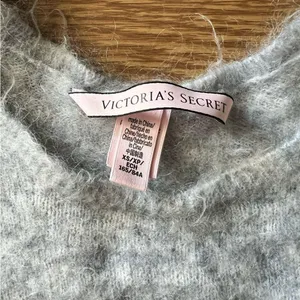 Victoria's Secret sweater crop top thumbnail 3