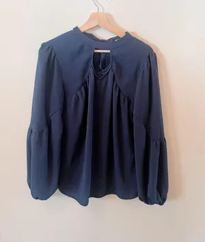 Entro Keyhole Long Sleeve thumbnail 1