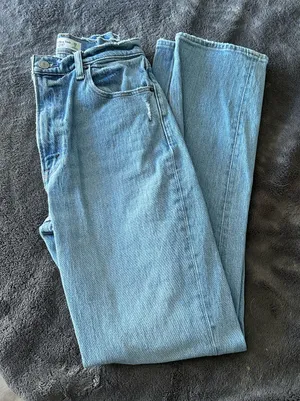Abercrombie 90s Straight High-Rise Jeans thumbnail 1