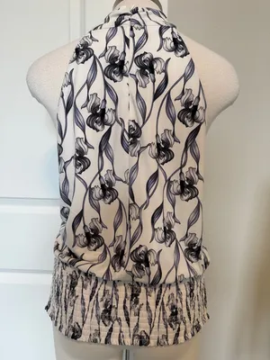 White House Black Market blue floral top sz S thumbnail 2