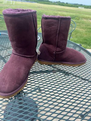 Women’s Uggs  thumbnail 3