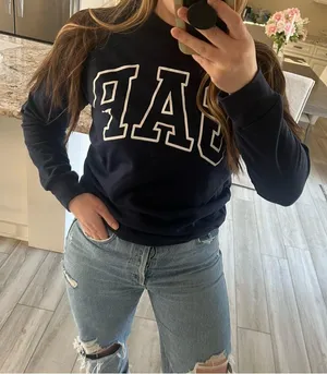 Gap crewneck sweater thumbnail 3