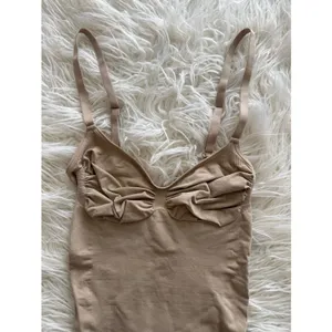 Skims Seamless Sculpt Low Back Thong Bodysuit Clay Size Large thumbnail 3