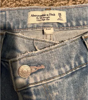 Abercrombie 90s High-Rise Straight Curve Love thumbnail 3
