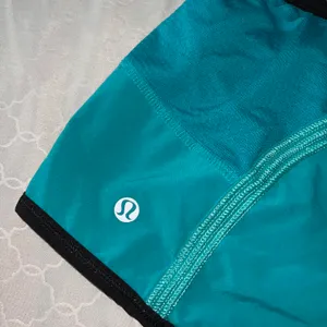 Lululemon Shorts thumbnail 3