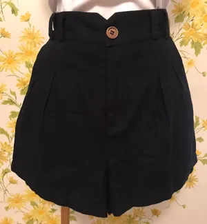 Black high waist pleated short size L thumbnail 2