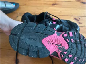 Nike v5 nr in the black and pink 8.5 sneakers thumbnail 6