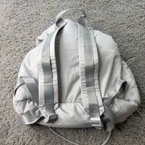 Blogilates Mini Backpack Blue Haze NWT Pillow Soft Bungee 7 Pocket Target thumbnail 8