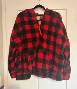 No Boundaries Red and black plaid pullover thumbnail 1